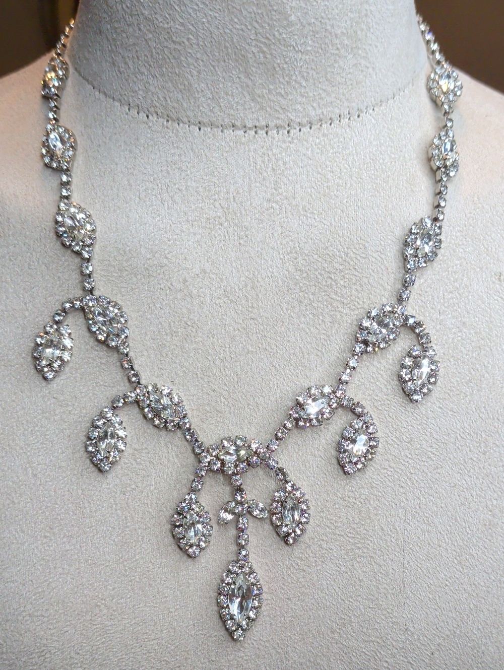 Vintage 60s Rhinestone Chandelier Dangle Necklace Collar Bib Style Formal Bridal